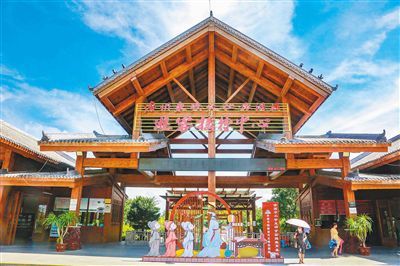海南省政协委员谢雄峰建议：将东坡文化旅游区打造成AAAA级景区